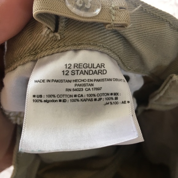 Old navy khaki pants - Picture 4 of 4